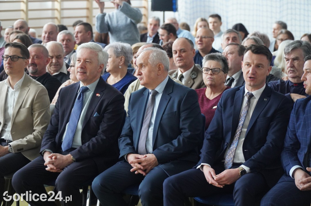 Uroczyste otwarcie hali w Łosiu