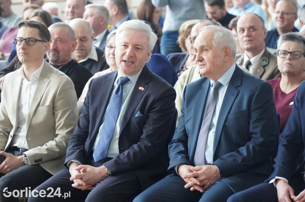 Uroczyste otwarcie hali w Łosiu