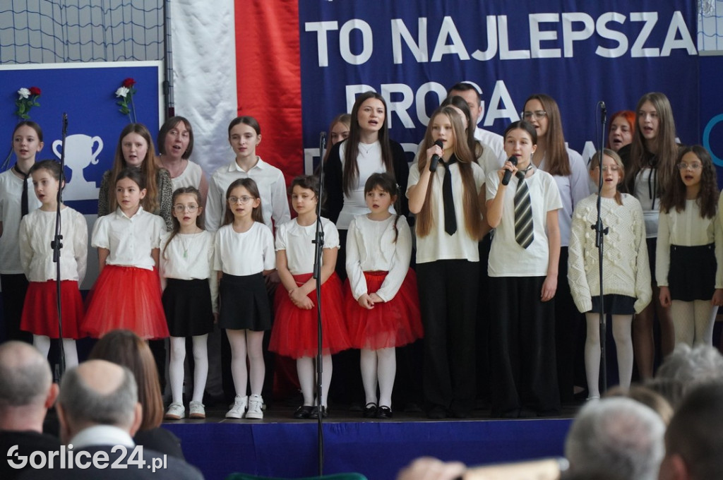 Uroczyste otwarcie hali w Łosiu