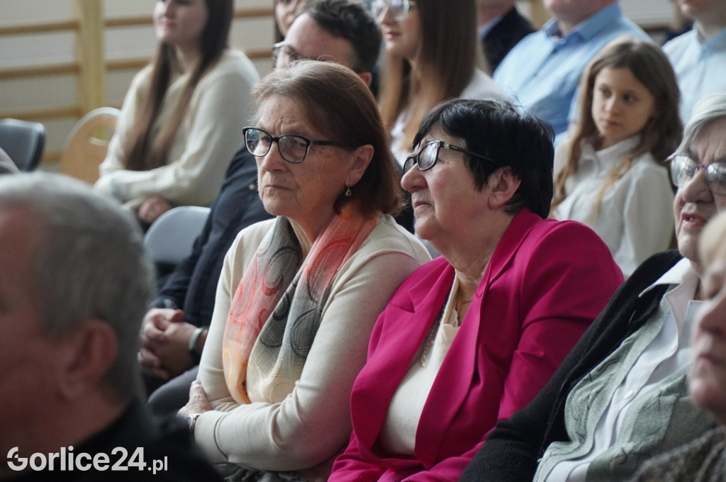 Uroczyste otwarcie hali w Łosiu