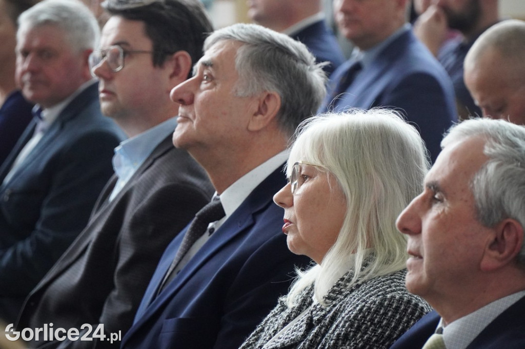 Uroczyste otwarcie hali w Łosiu