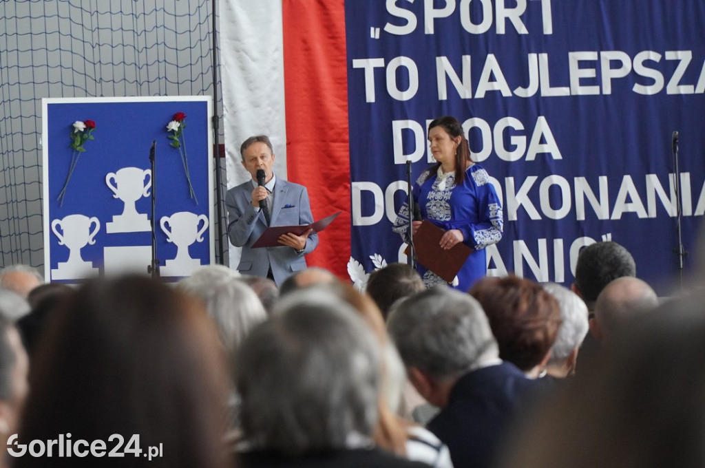 Uroczyste otwarcie hali w Łosiu