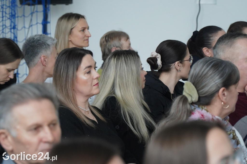 Uroczyste otwarcie hali w Łosiu