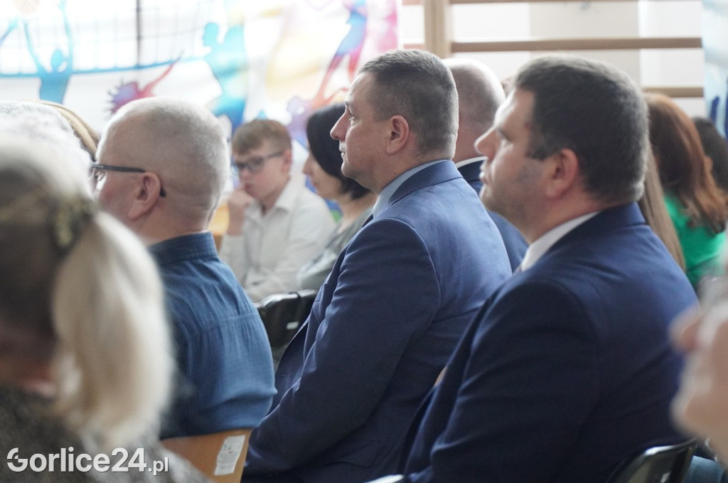 Uroczyste otwarcie hali w Łosiu