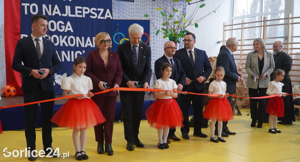 Uroczyste otwarcie hali w Łosiu
