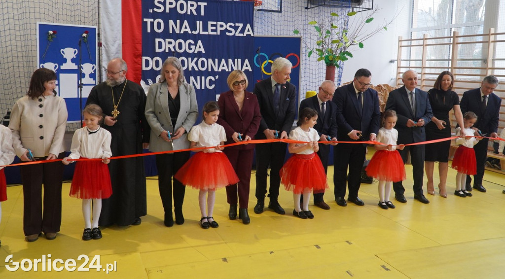 Uroczyste otwarcie hali w Łosiu
