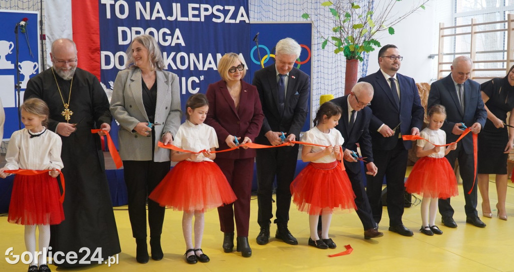 Uroczyste otwarcie hali w Łosiu
