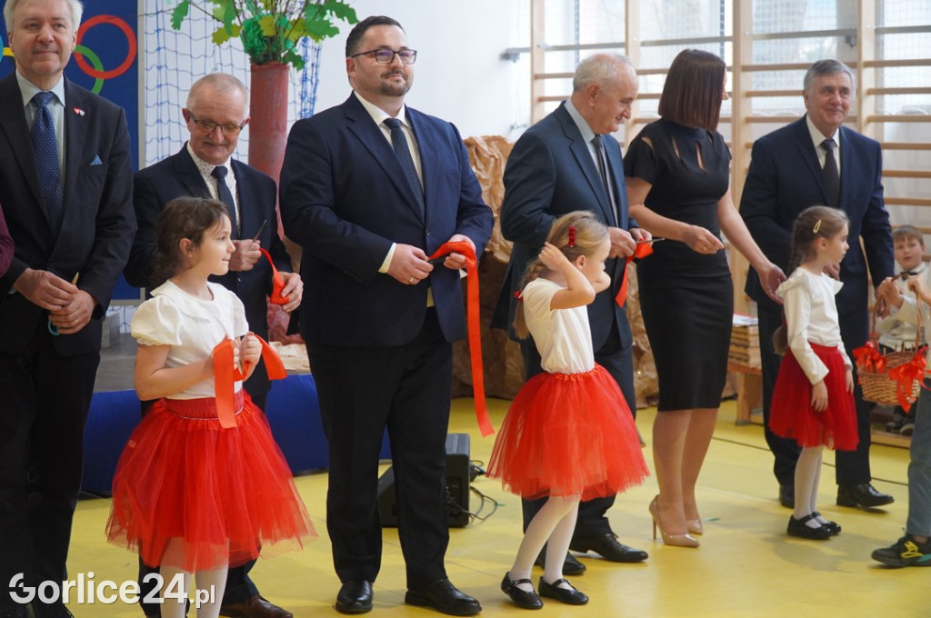 Uroczyste otwarcie hali w Łosiu