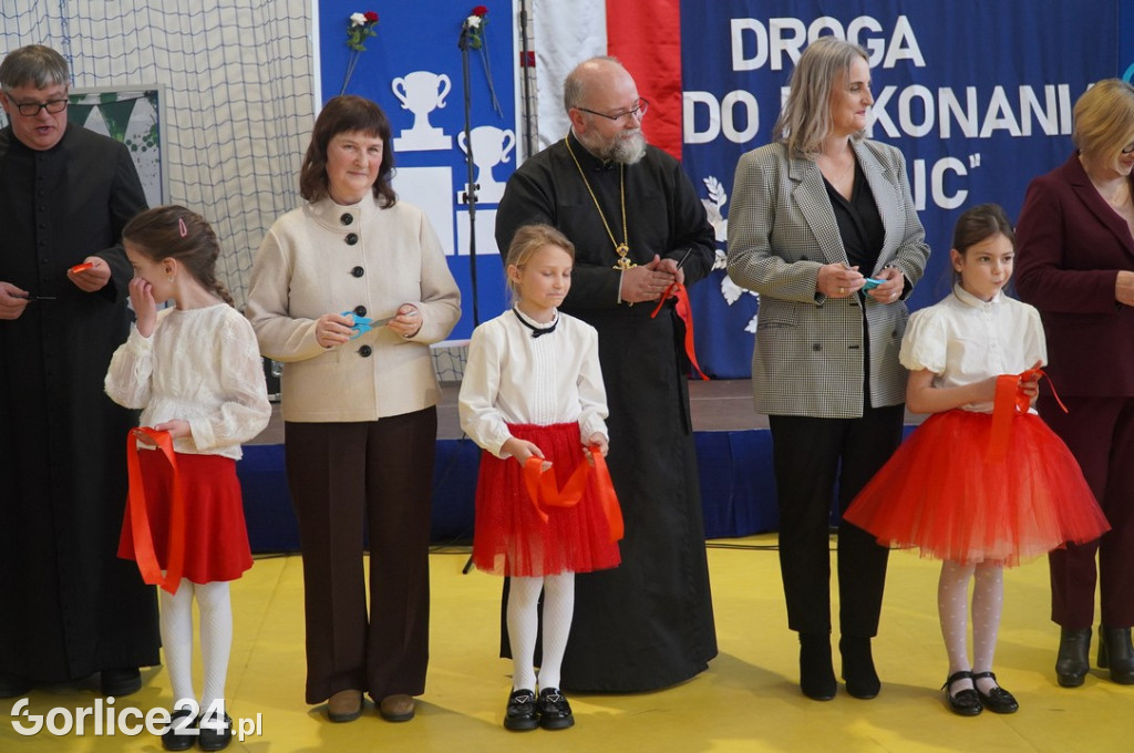 Uroczyste otwarcie hali w Łosiu