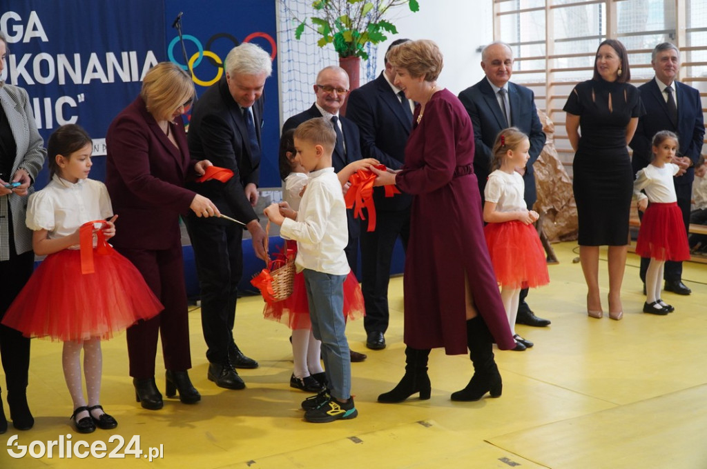 Uroczyste otwarcie hali w Łosiu