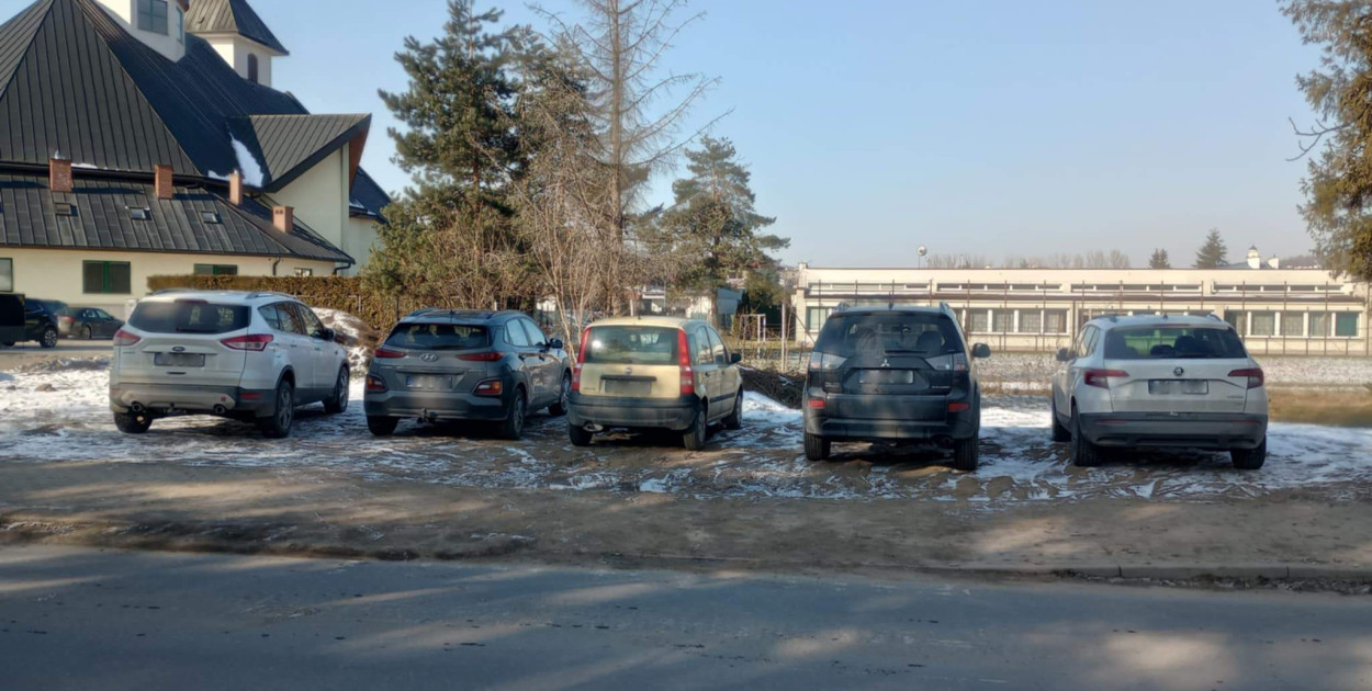 Parking przy szpitalu w Gorlicach
