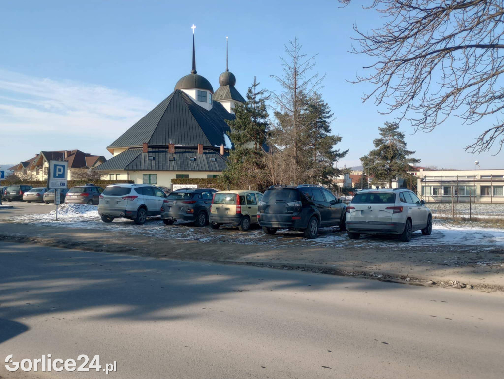 Parking przy szpitalu w Gorlicach