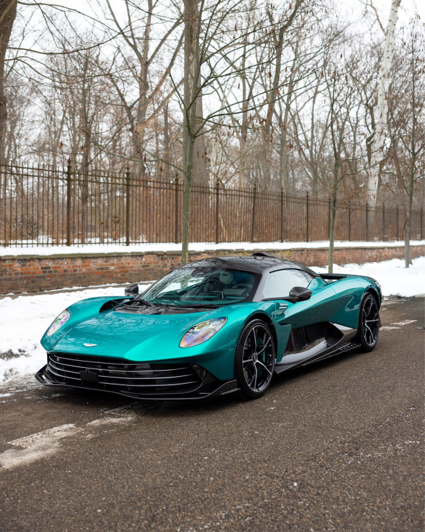 Aston Martin Valhalla