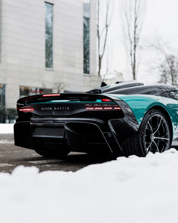 Aston Martin Valhalla