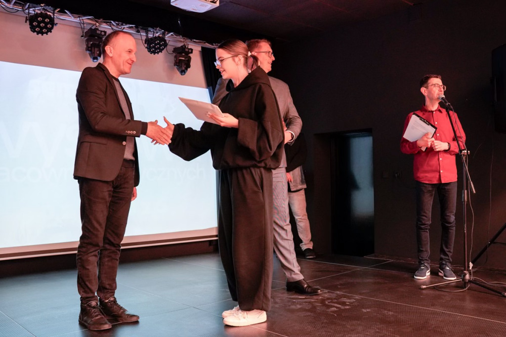 Otwarcie wystawy prac uczestników zajęć w MDK w Gorlicach