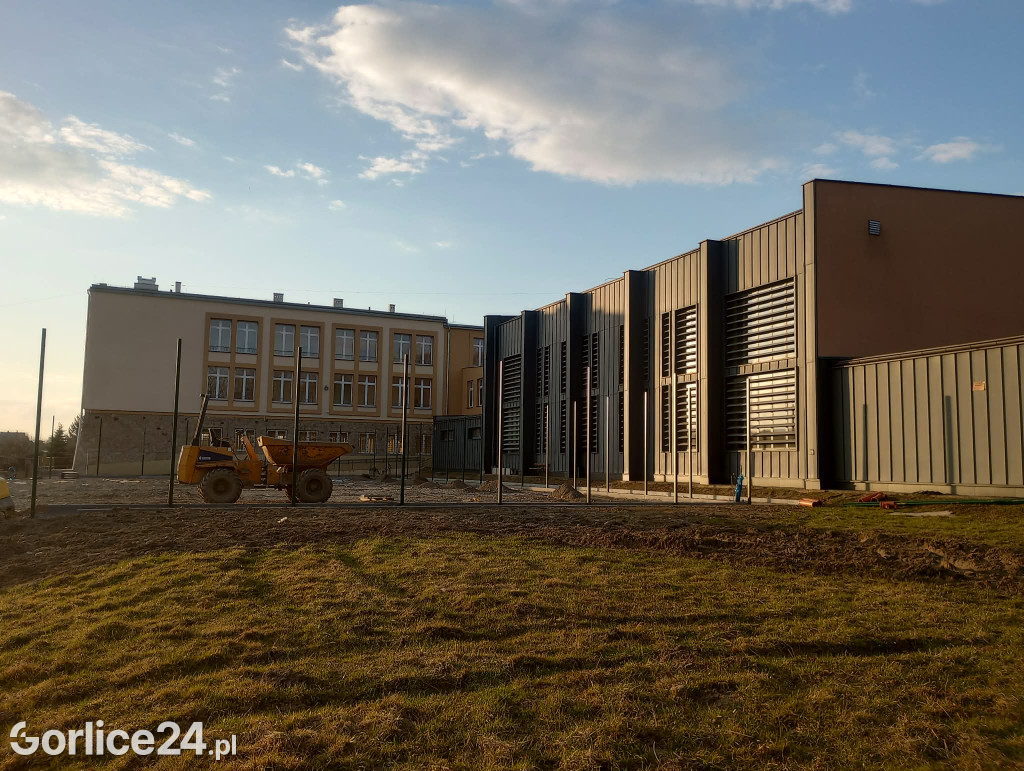 Budowa boisk przy ZS nr 1 w Gorlicach