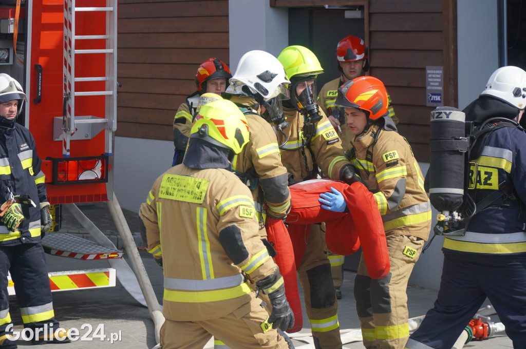 Ćwiczenia strażaków na Jarmarku Pogórzańskim (25.03)