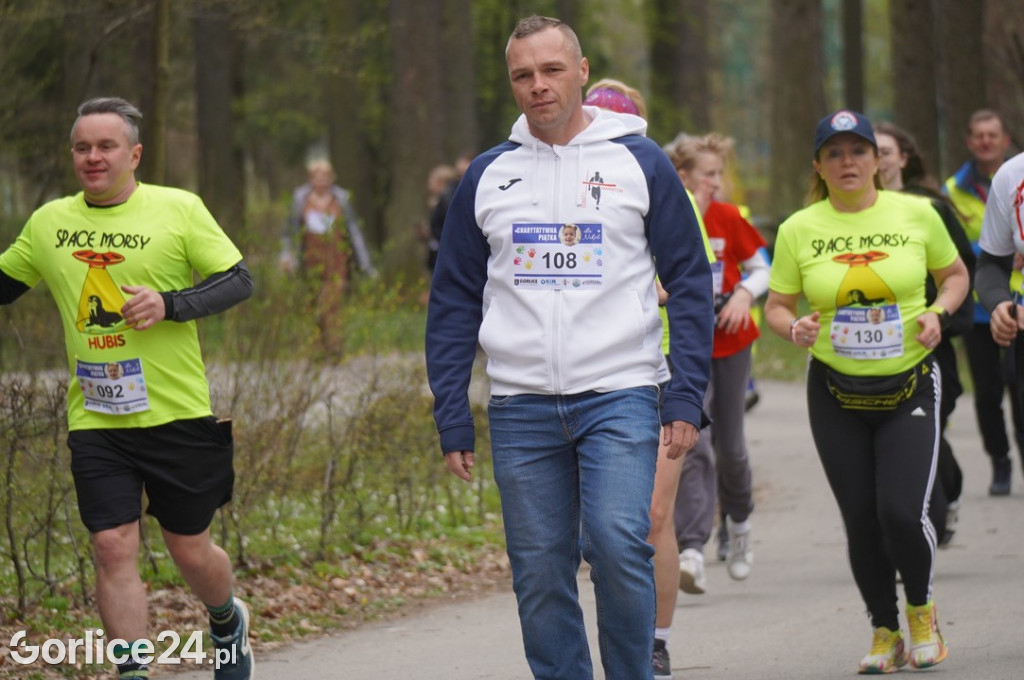 Charytatywna piątka dla Nikoli