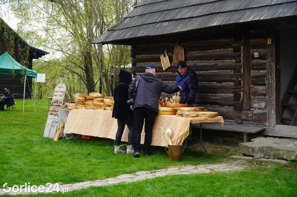 Otwarcie sezonu letniego w skansenie w Szymbarku