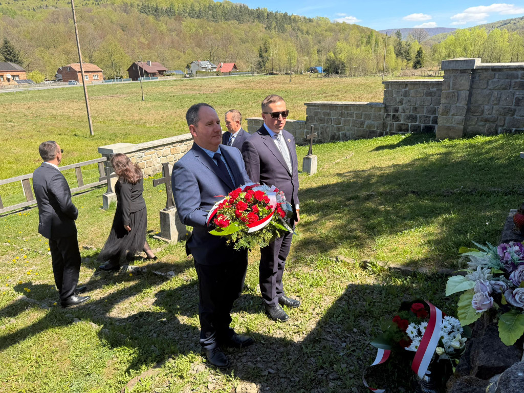 Hołd dla poległych na ziemi Sękowskiej