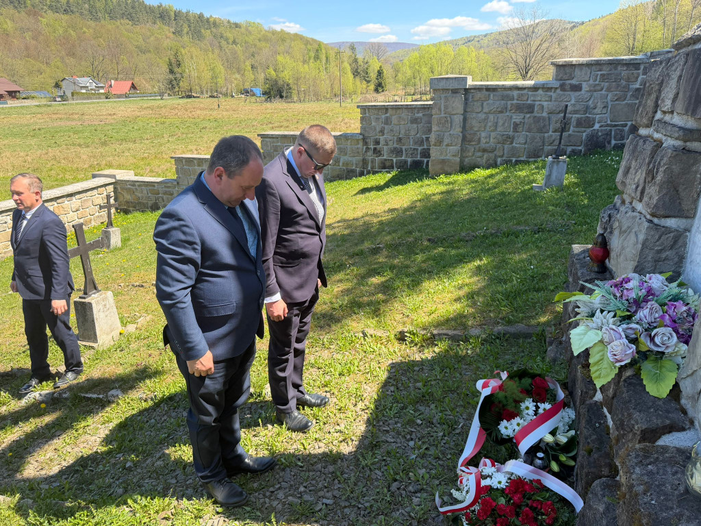 Hołd dla poległych na ziemi Sękowskiej