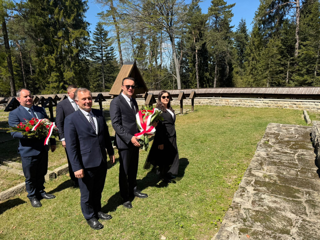 Hołd dla poległych na ziemi Sękowskiej
