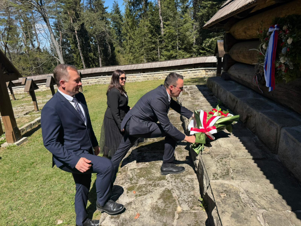 Hołd dla poległych na ziemi Sękowskiej