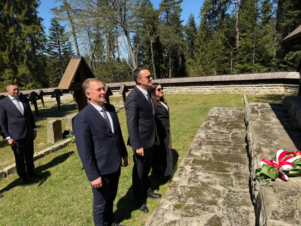 Hołd dla poległych na ziemi Sękowskiej