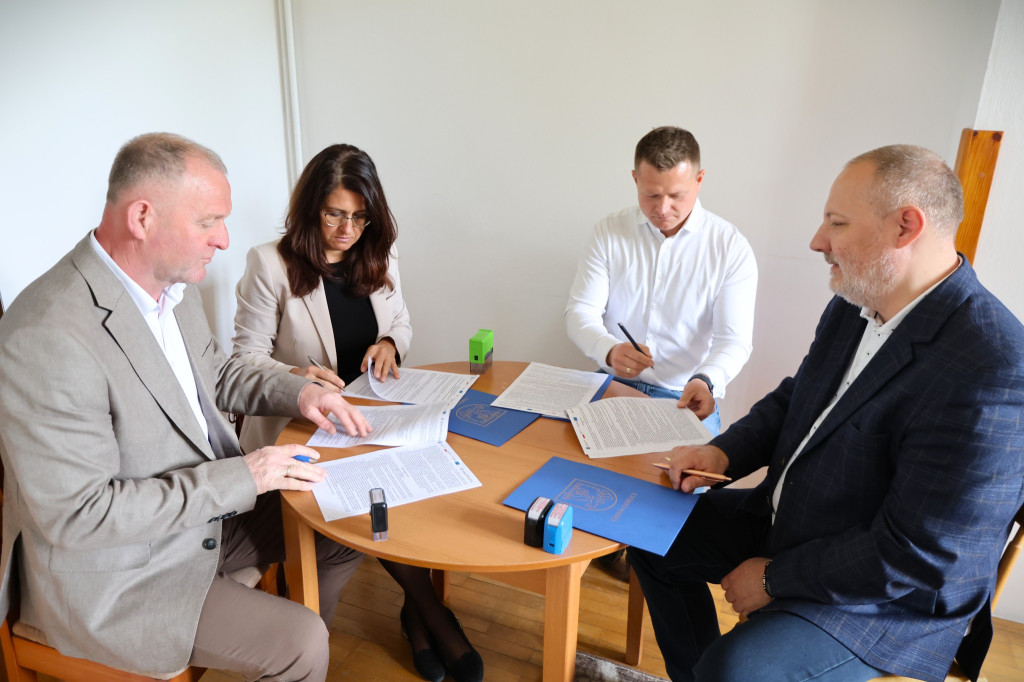 Podpisano umowy na modernizacje przedszkoli w Gminie Gorlice