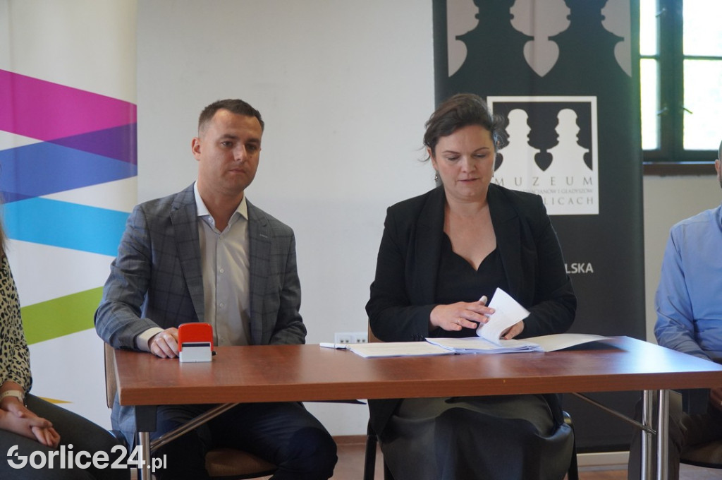 Uroczyste podpisanie umowy modernizacji Kasztelu