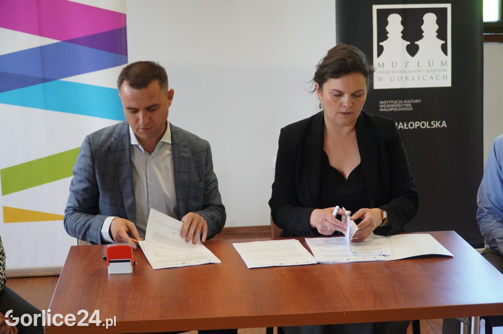 Uroczyste podpisanie umowy modernizacji Kasztelu