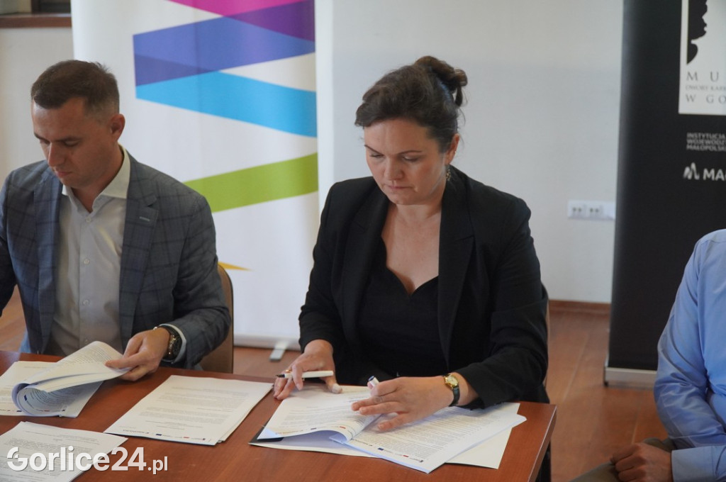 Uroczyste podpisanie umowy modernizacji Kasztelu