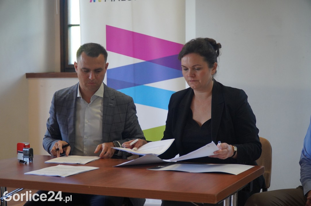 Uroczyste podpisanie umowy modernizacji Kasztelu