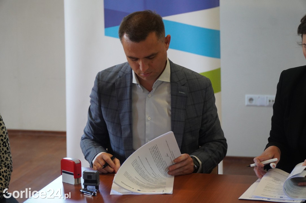 Uroczyste podpisanie umowy modernizacji Kasztelu