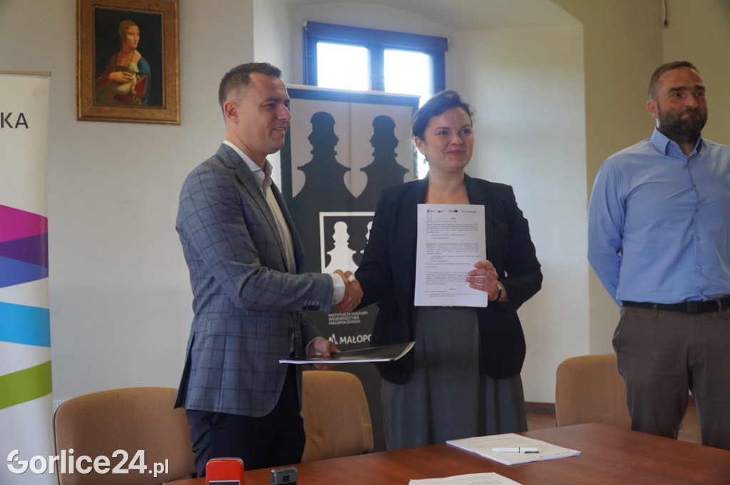 Uroczyste podpisanie umowy modernizacji Kasztelu