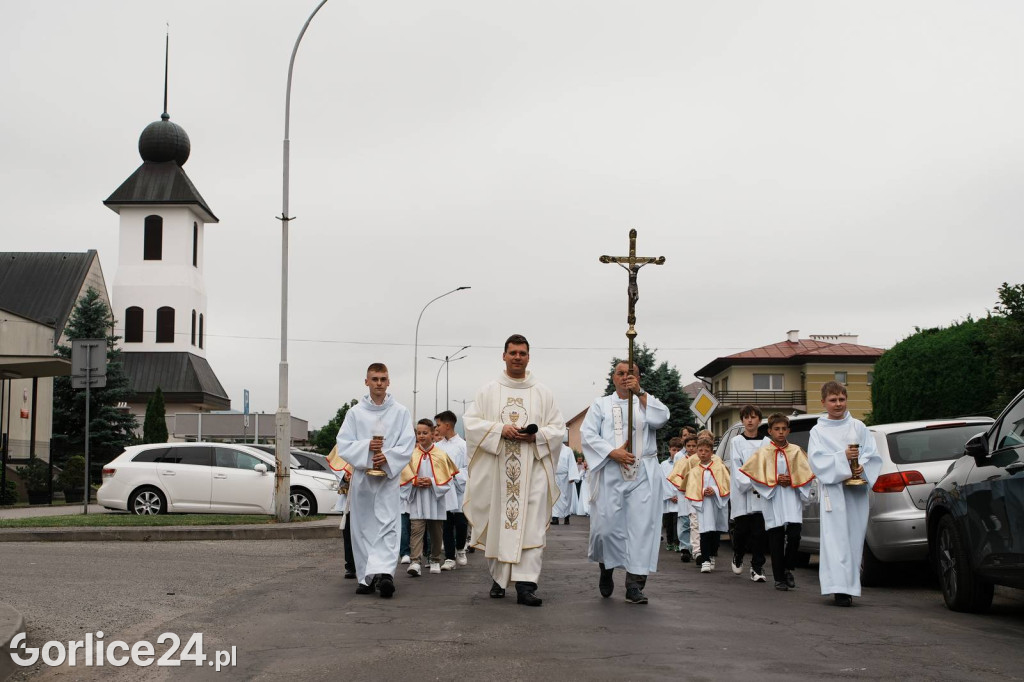 Procesja Bożego Ciała w parafii pw. Św. Jadwigi Królowej