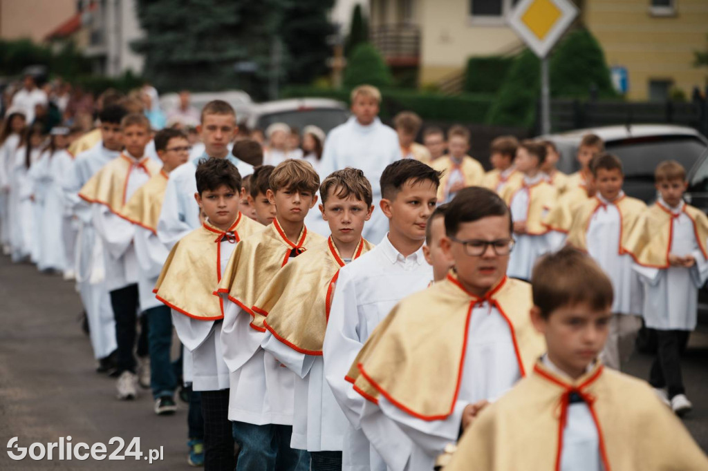 Procesja Bożego Ciała w parafii pw. Św. Jadwigi Królowej