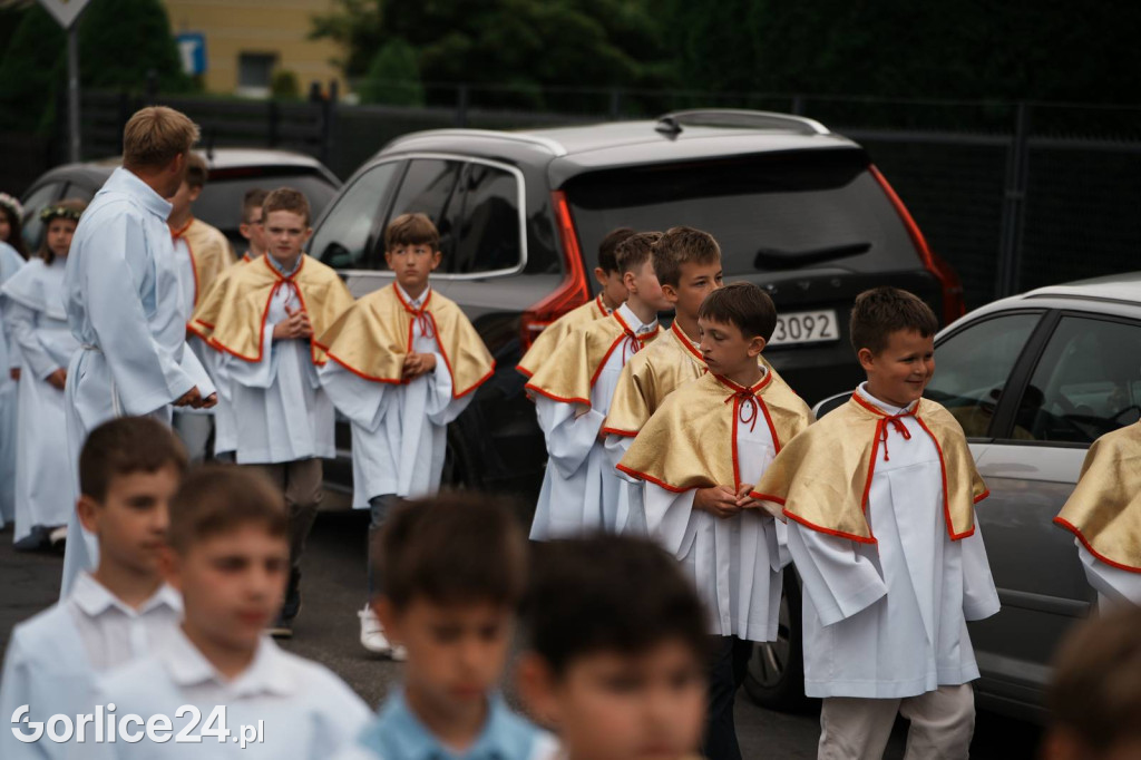 Procesja Bożego Ciała w parafii pw. Św. Jadwigi Królowej