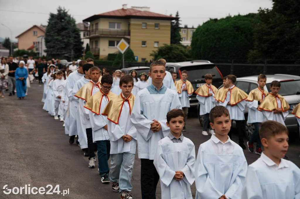 Procesja Bożego Ciała w parafii pw. Św. Jadwigi Królowej