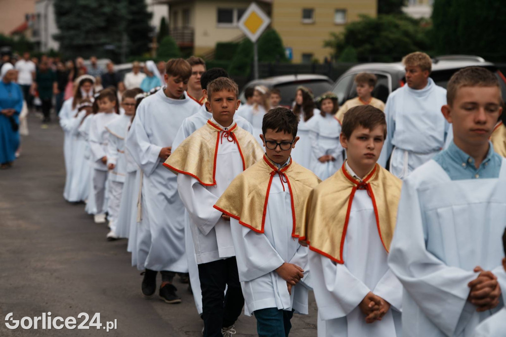Procesja Bożego Ciała w parafii pw. Św. Jadwigi Królowej