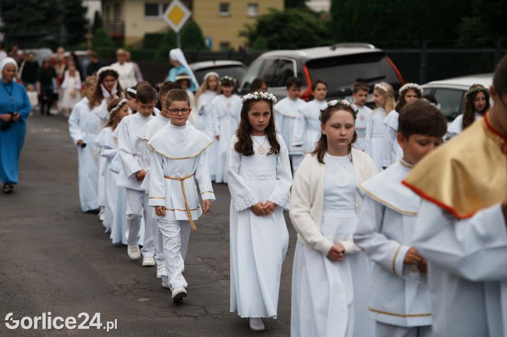 Procesja Bożego Ciała w parafii pw. Św. Jadwigi Królowej