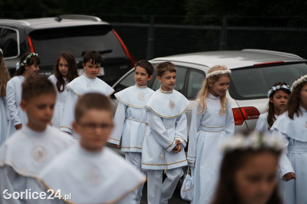 Procesja Bożego Ciała w parafii pw. Św. Jadwigi Królowej