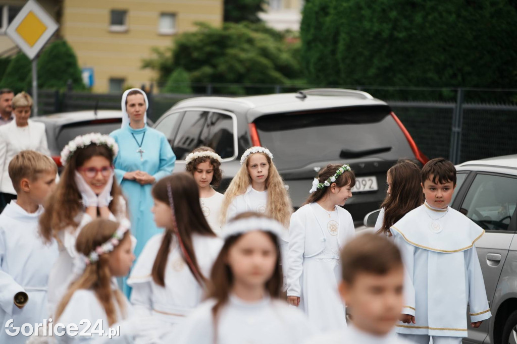 Procesja Bożego Ciała w parafii pw. Św. Jadwigi Królowej
