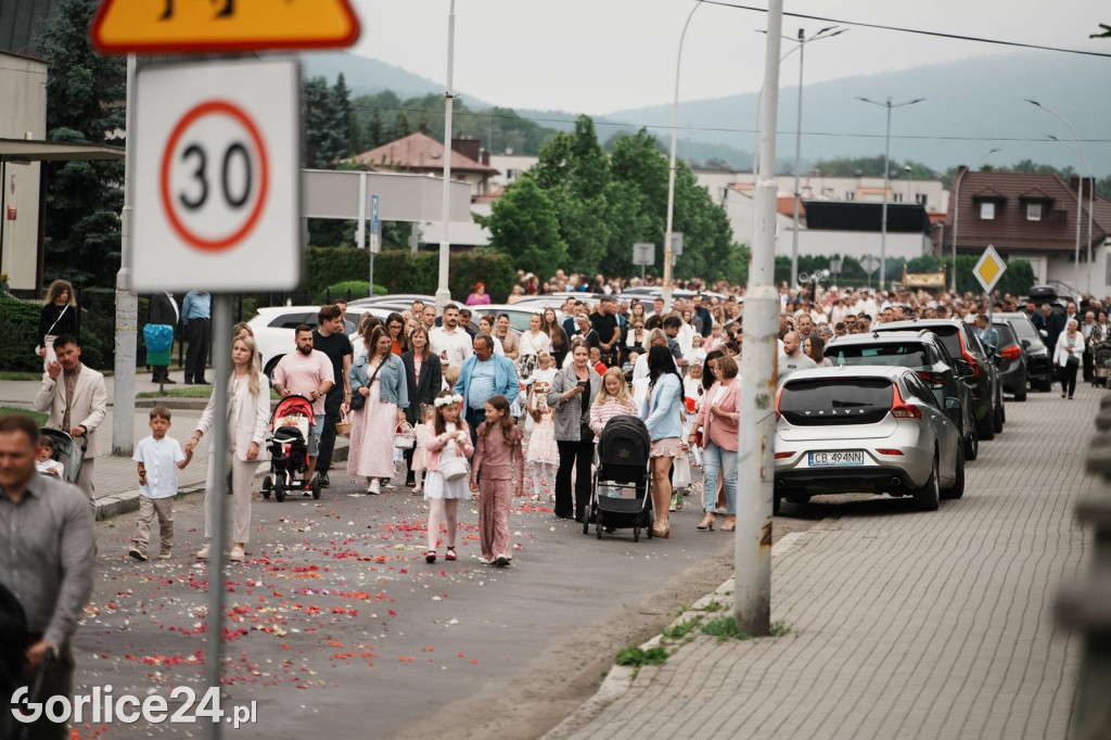 Procesja Bożego Ciała w parafii pw. Św. Jadwigi Królowej