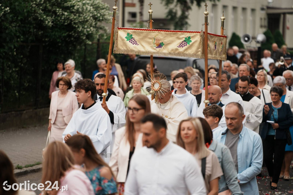 Procesja Bożego Ciała w parafii pw. Św. Jadwigi Królowej