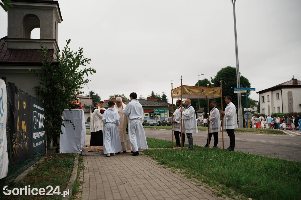 Procesja Bożego Ciała w parafii pw. Św. Jadwigi Królowej