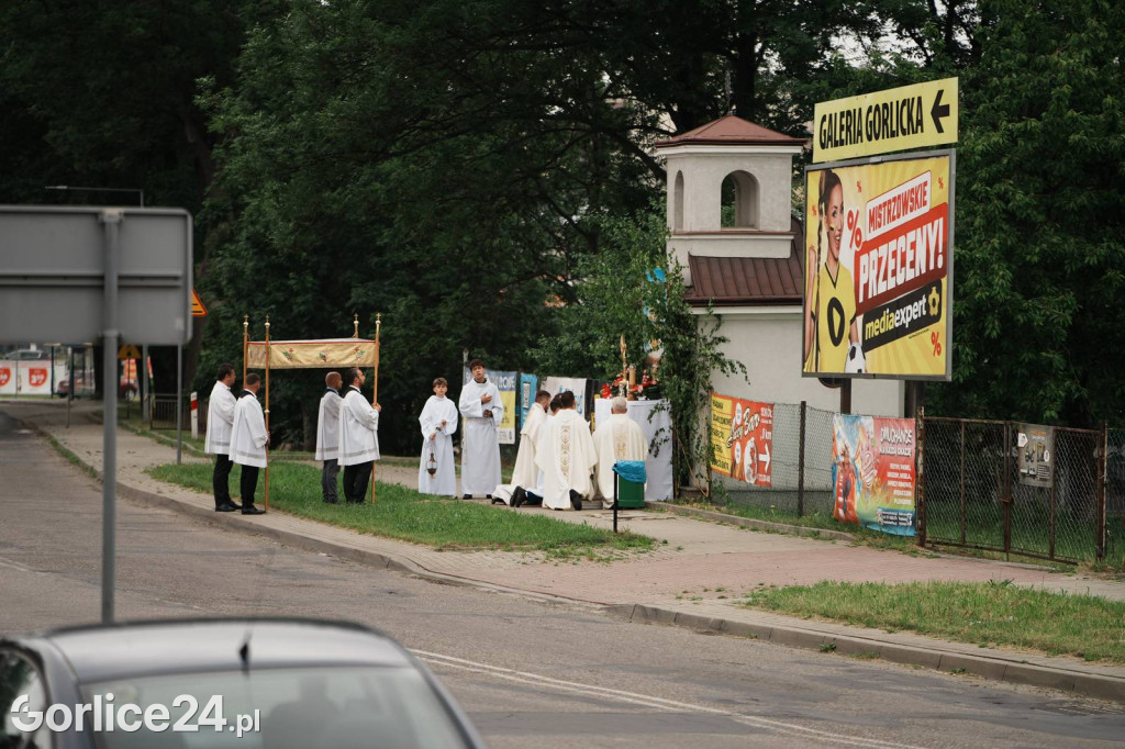 Procesja Bożego Ciała w parafii pw. Św. Jadwigi Królowej
