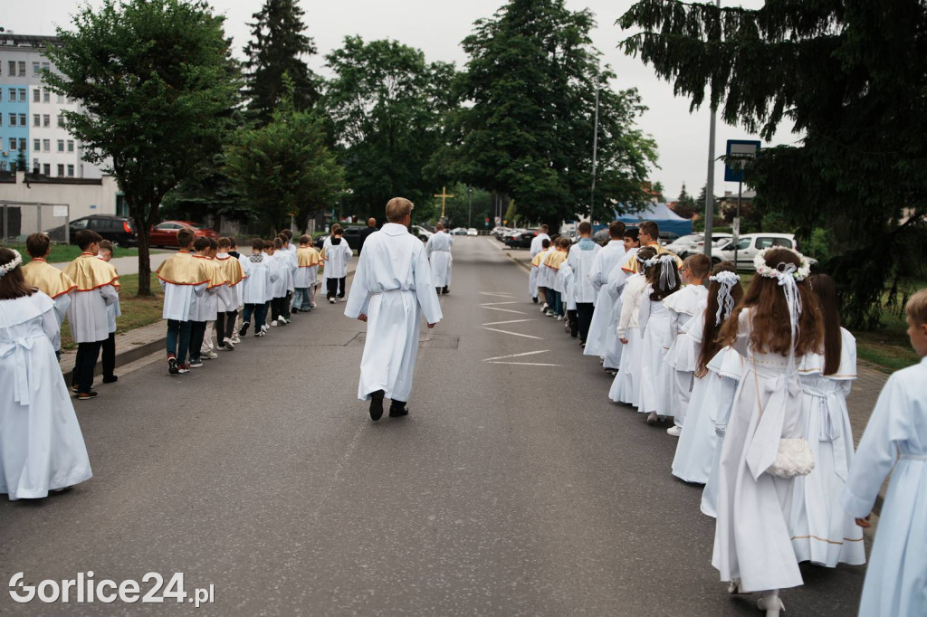 Procesja Bożego Ciała w parafii pw. Św. Jadwigi Królowej