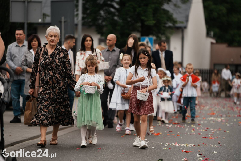 Procesja Bożego Ciała w parafii pw. Św. Jadwigi Królowej