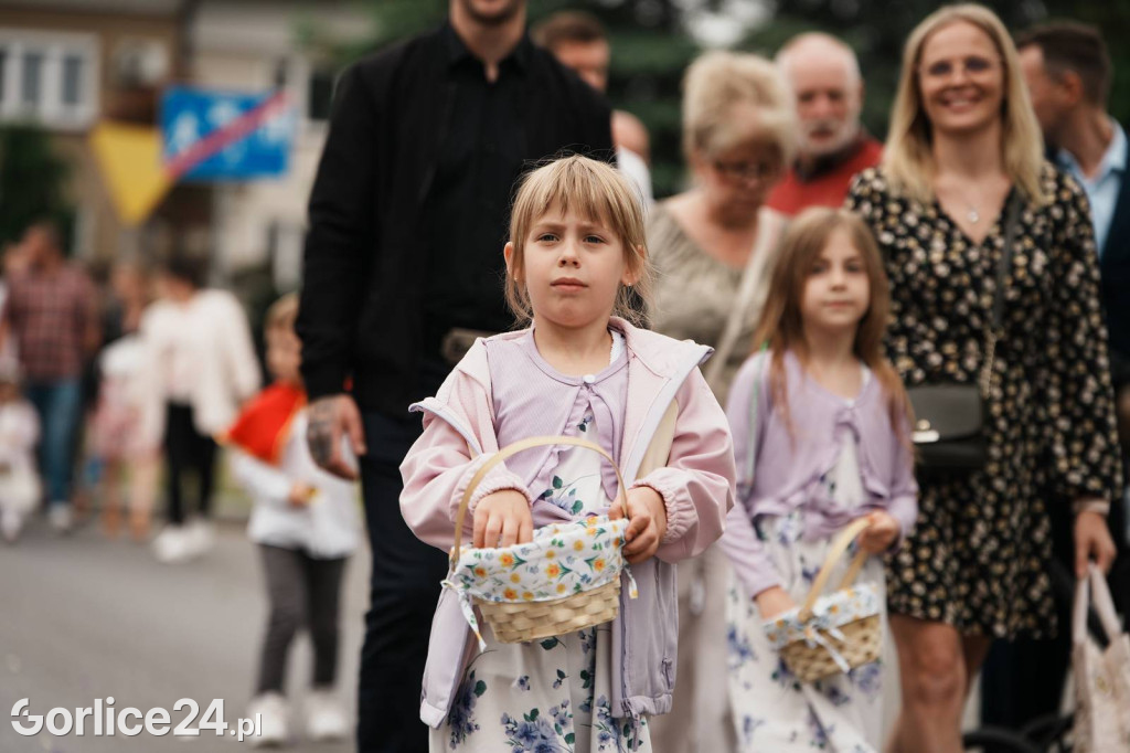 Procesja Bożego Ciała w parafii pw. Św. Jadwigi Królowej